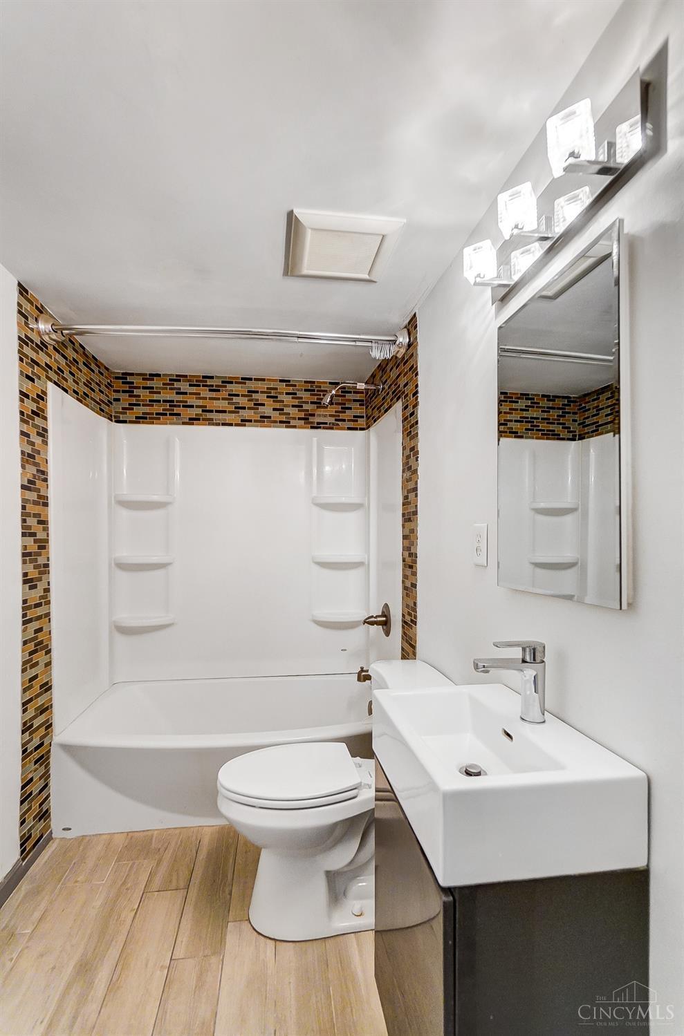 Williamsburg Twp, Ohio 45103, United States, 3 Bedrooms Bedrooms, ,1 BathroomBathrooms,Residential,Pending,82104