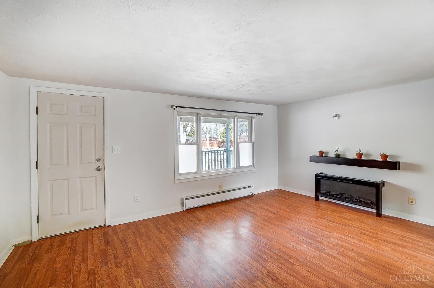 Williamsburg Twp, Ohio 45103, United States, 3 Bedrooms Bedrooms, ,1 BathroomBathrooms,Residential,Pending,82104