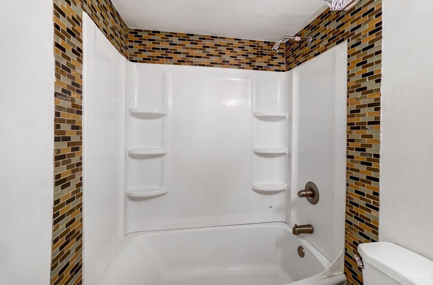 Williamsburg Twp, Ohio 45103, United States, 3 Bedrooms Bedrooms, ,1 BathroomBathrooms,Residential,Pending,82104