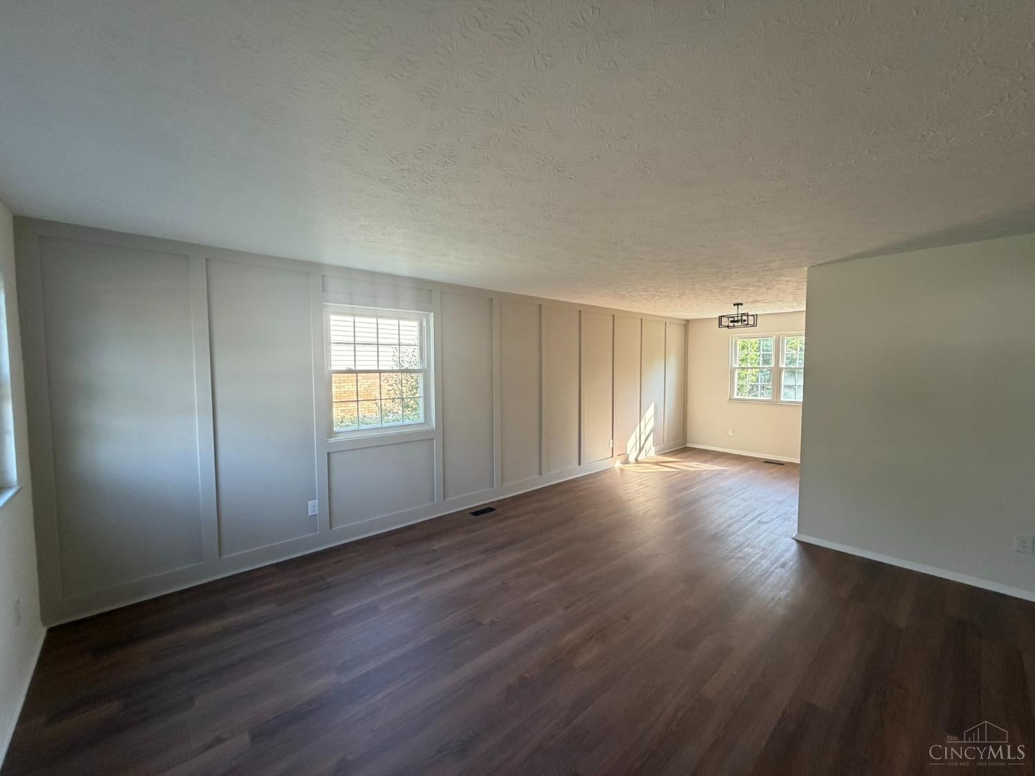 2737 Leota Lane