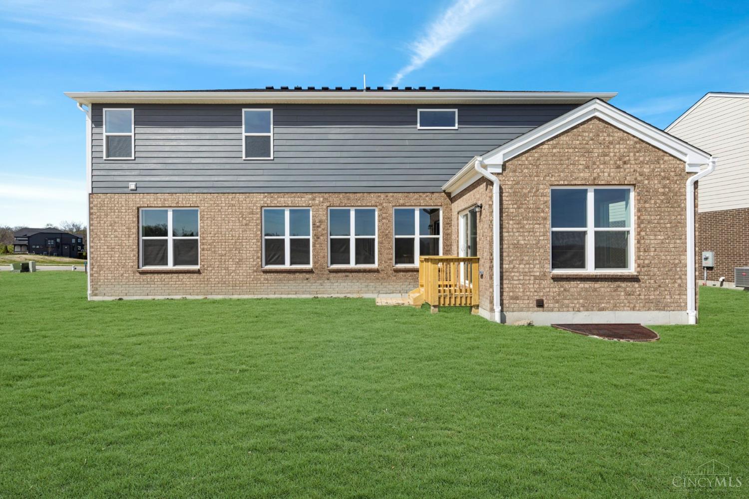 2323 Trail View 8582
