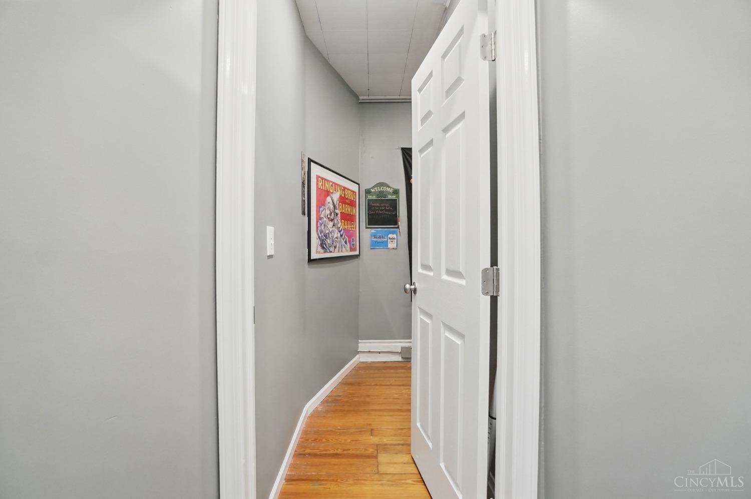 2423 Fairview Avenue, Cincinnati, Ohio image 41
