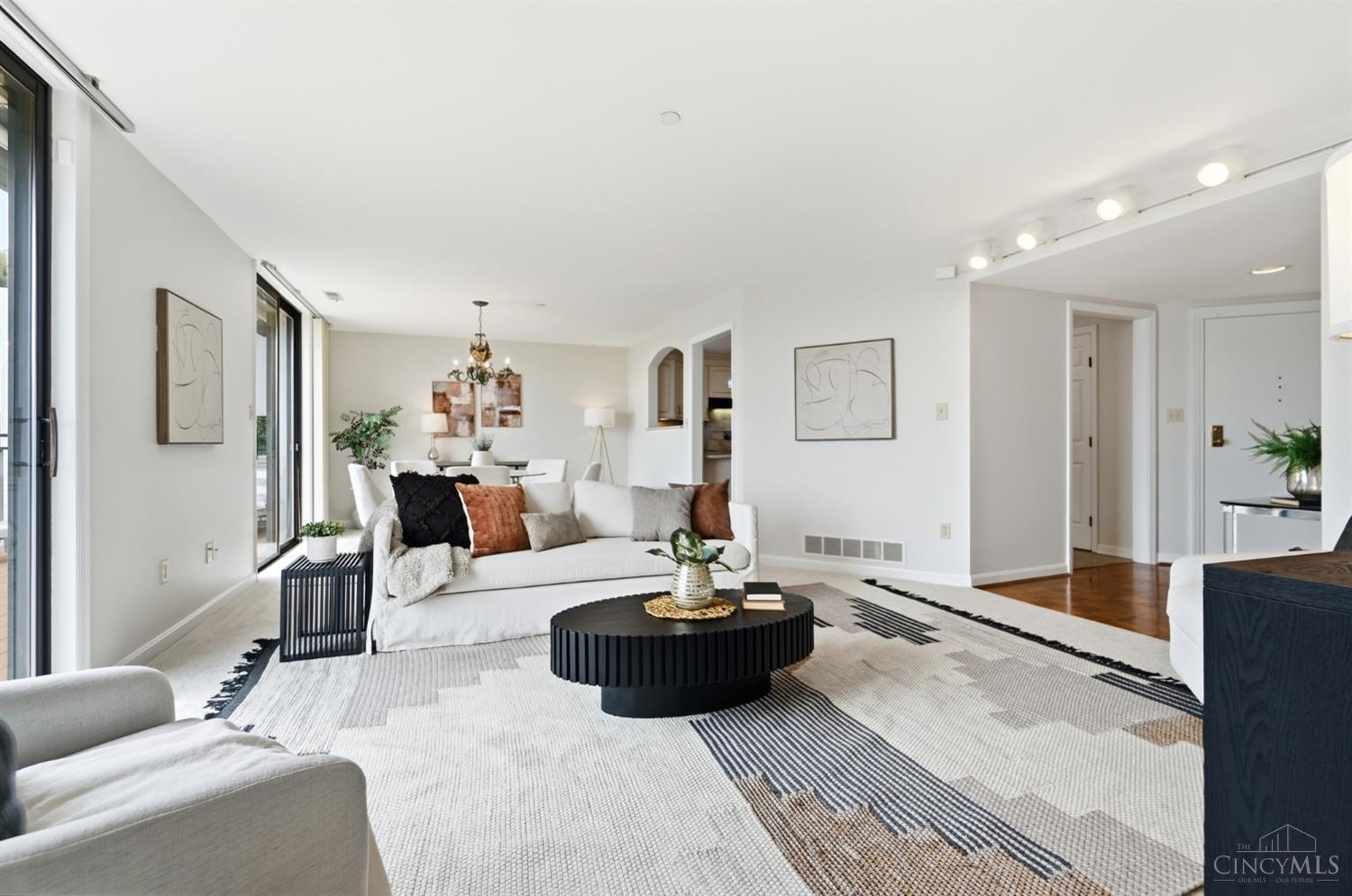 415 Bond Place 4C