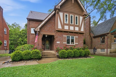 Homes For Sale - 3871 Drakewood Drive<br/> Hamilton County, Cincinnati, OH 45209