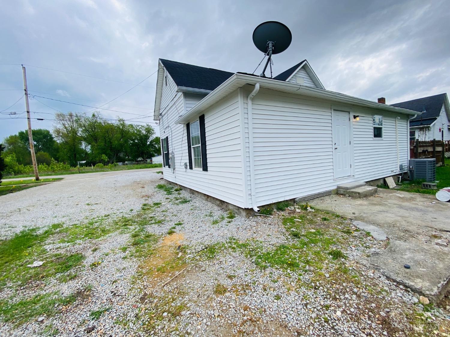 323 W Mound Street, Sabina, Ohio image 4