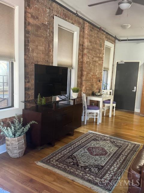 1432 Race Street 304