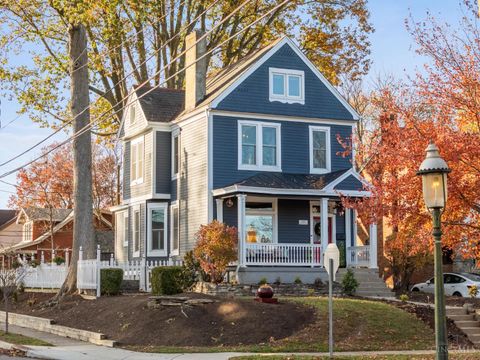 Photo of 3803 Drakewood Drive, Cincinnati, OH 45209 (MLS # 1861777)