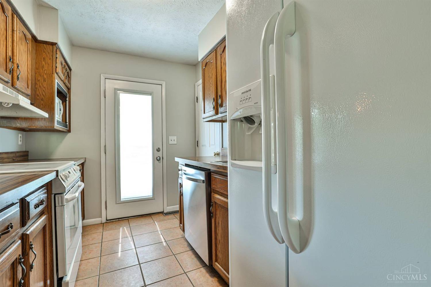 6054 Ricky Drive, Fairfield, Ohio image 13