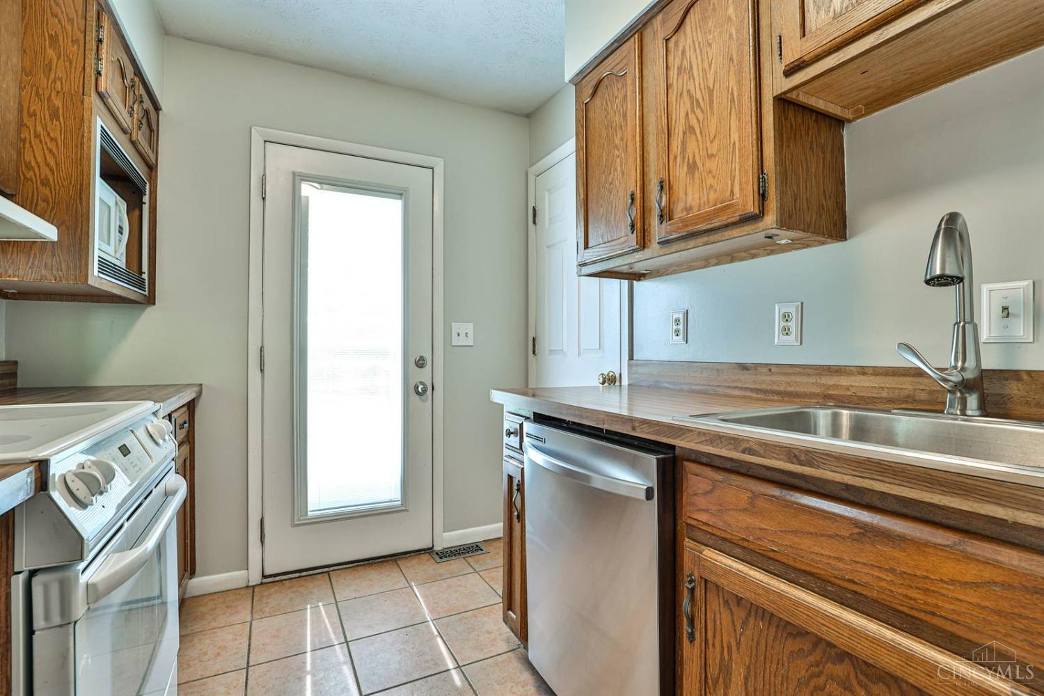 6054 Ricky Drive, Fairfield, Ohio image 14