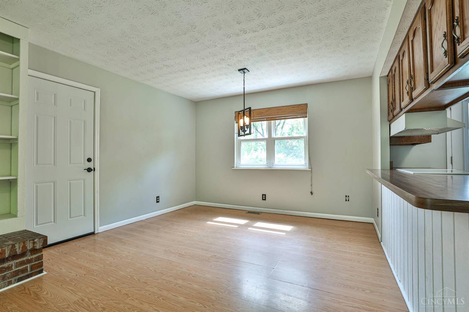 6054 Ricky Drive, Fairfield, Ohio image 9