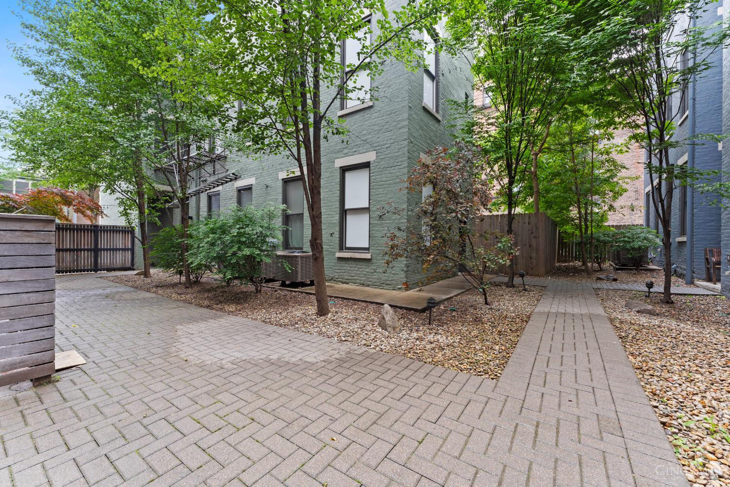 1509 Pleasant Street 152