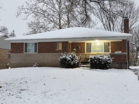 Photo of 2806 Breezy Way, Cincinnati, OH 45239 (MLS # 1864069)