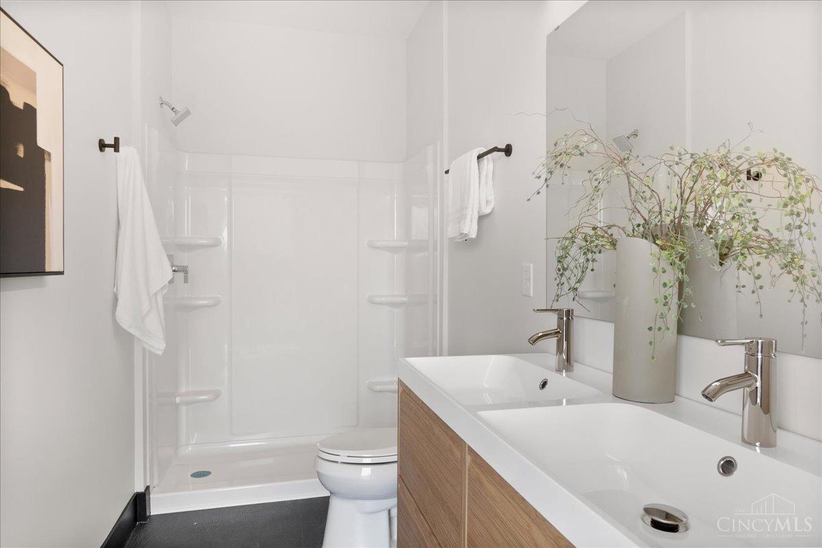 3551 Eden Avenue, Cincinnati, Ohio image 17