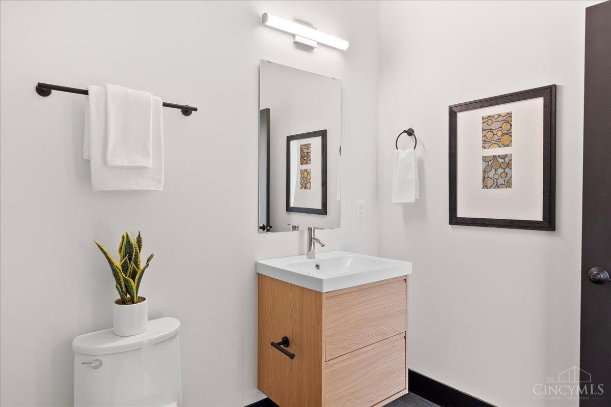 3551 Eden Avenue, Cincinnati, Ohio image 34