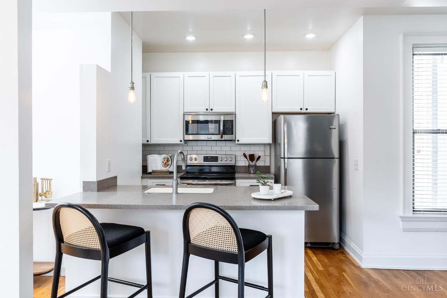 4 W Fourteenth Street 301