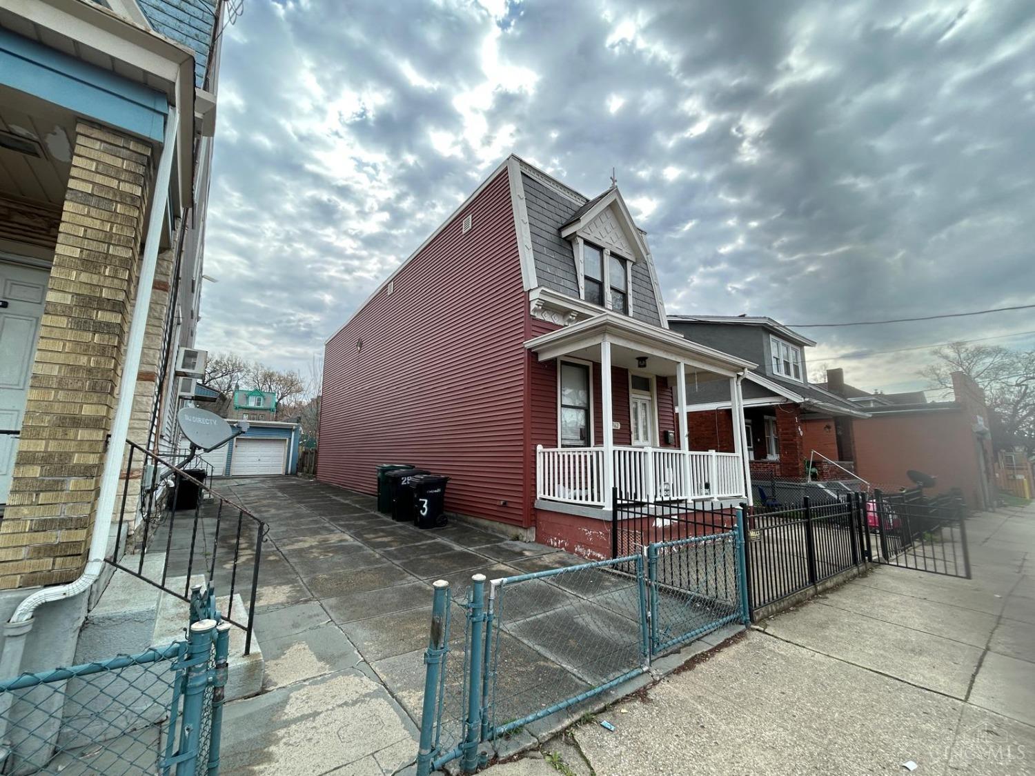 2962 Henshaw Avenue, Cincinnati, Ohio image 3