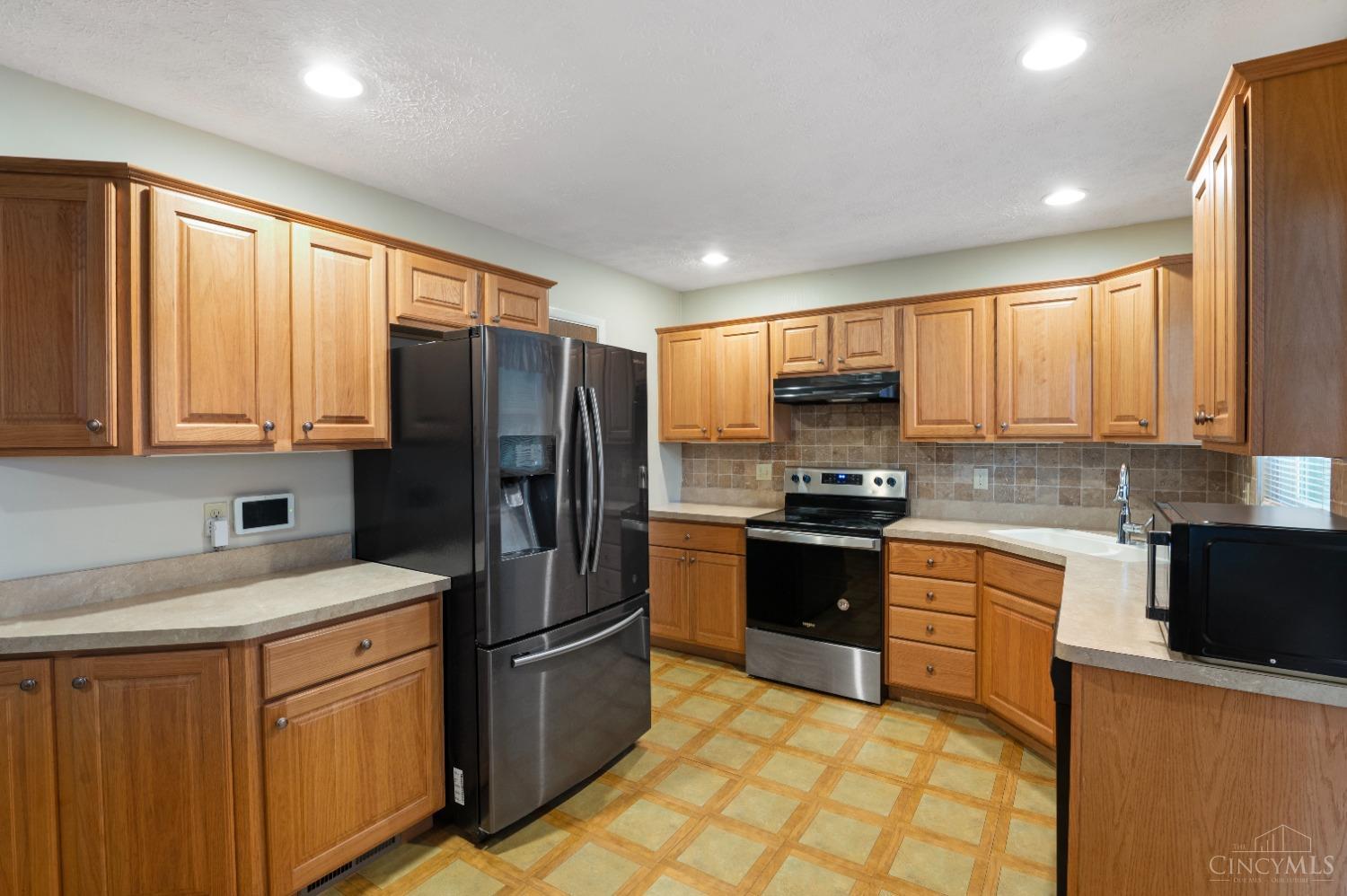 2934 Regal Lane, Colerain Twp, Ohio image 7