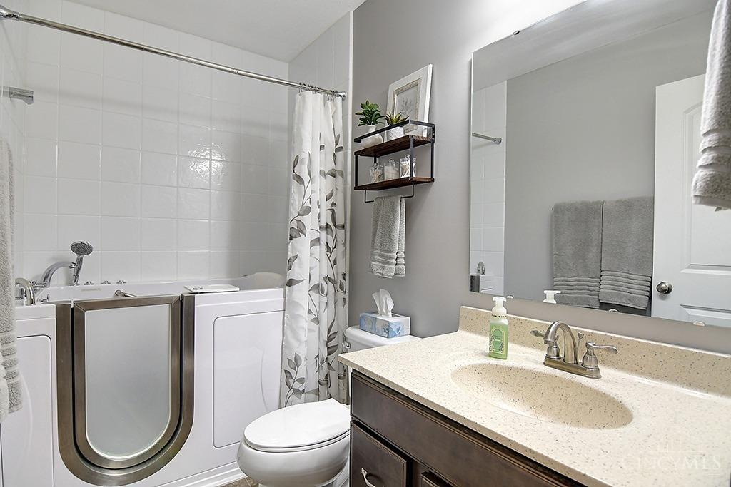 40 Old Pond Road, Springboro, Ohio image 13