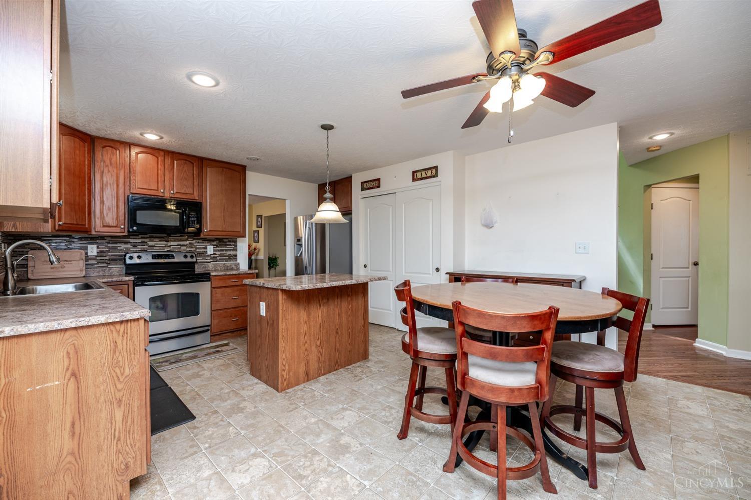 7754 Sycamore Woods Lane, Hamilton, Ohio image 16