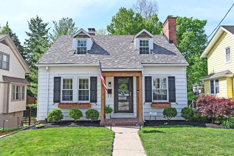 Photo of 3697 Saybrook Avenue, Cincinnati, OH 45208 (MLS # 1876872)