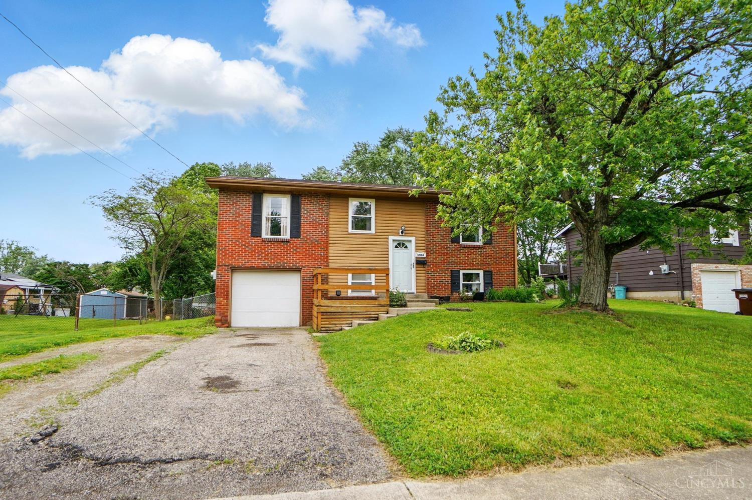 12164 Westerly Drive, Colerain Twp, Ohio image 3