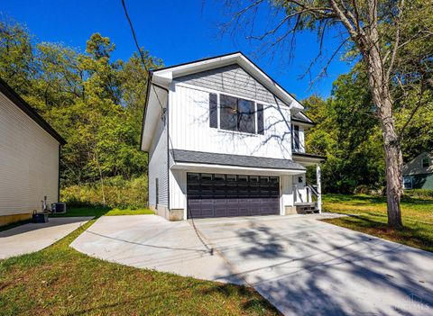 Photo of 5143 Camargo Rd Rd, Cincinnati, OH 45227 (MLS # 1856887)
