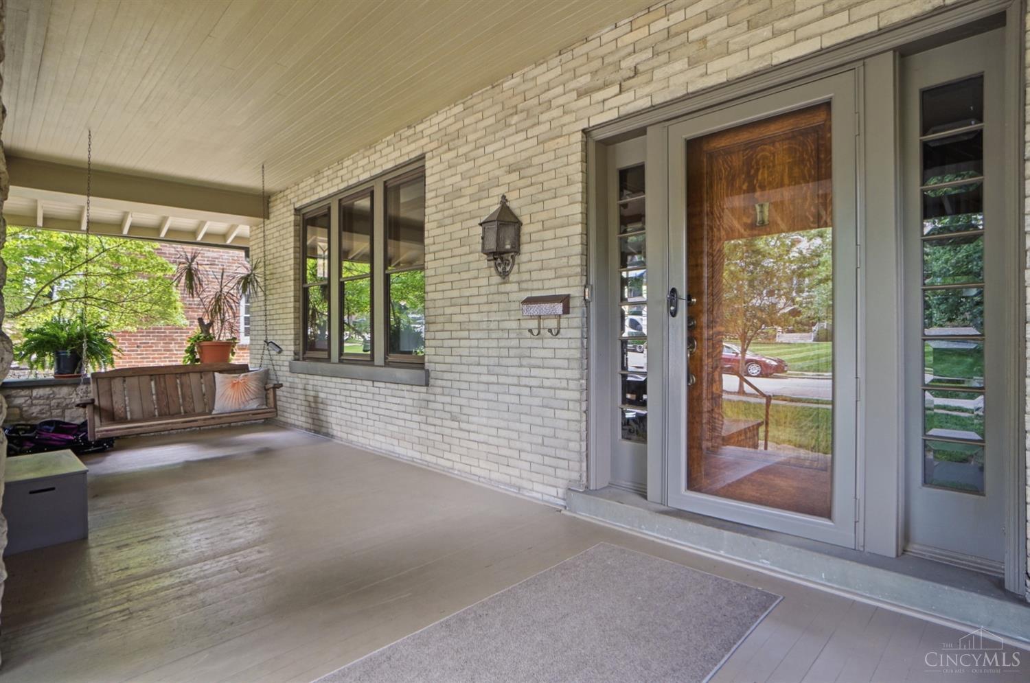 573 Evanswood Place