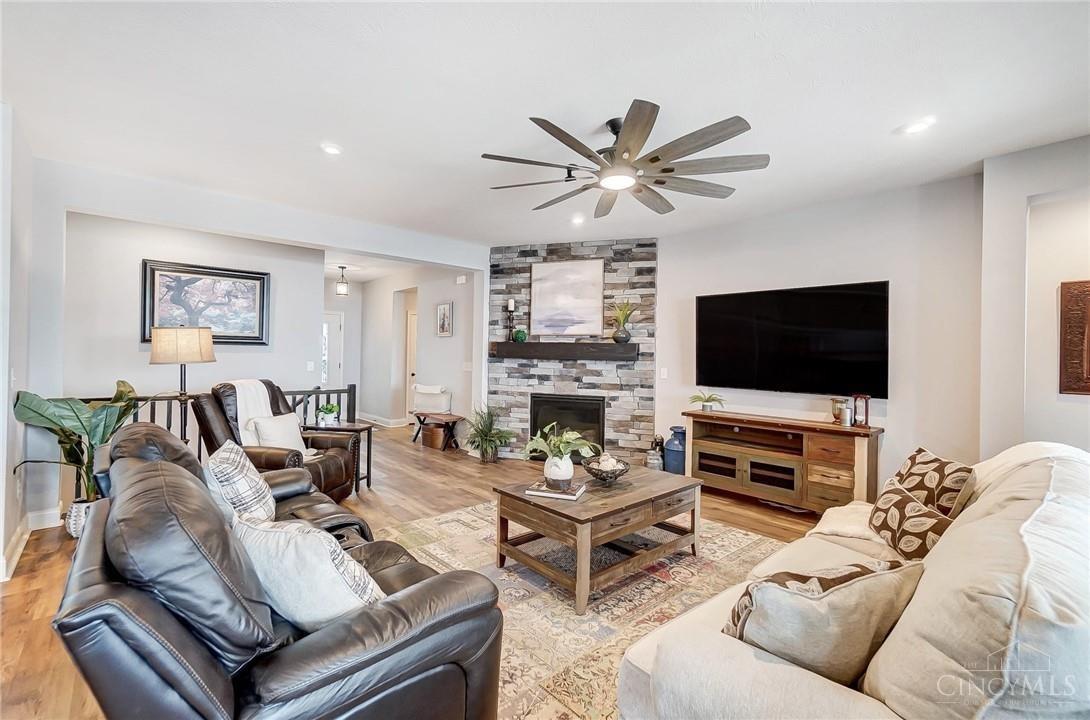 Lebanon, Ohio 45036, United States, 3 Bedrooms Bedrooms, ,3 BathroomsBathrooms,Residential,Pending,24637