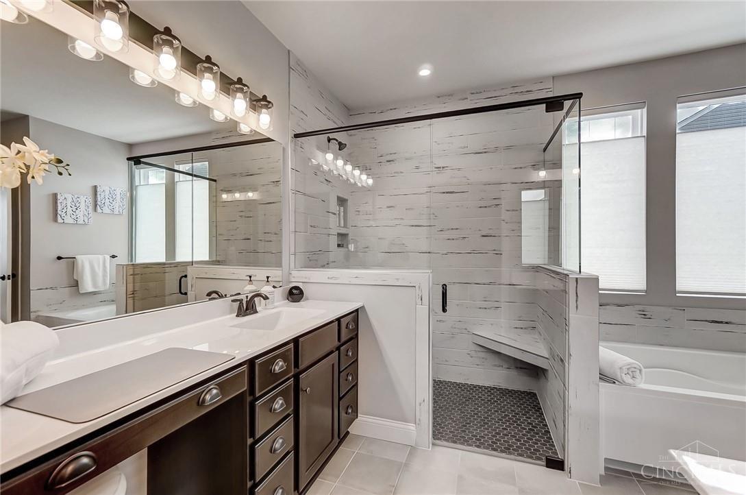 Lebanon, Ohio 45036, United States, 3 Bedrooms Bedrooms, ,3 BathroomsBathrooms,Residential,Pending,24637