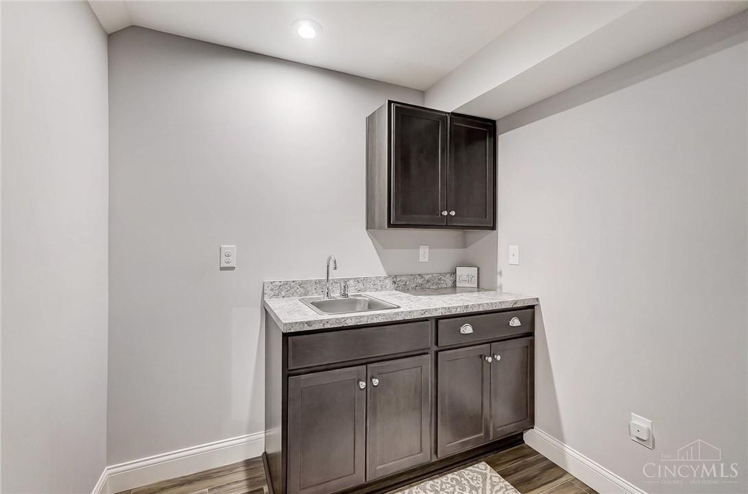 Lebanon, Ohio 45036, United States, 3 Bedrooms Bedrooms, ,3 BathroomsBathrooms,Residential,Pending,24637