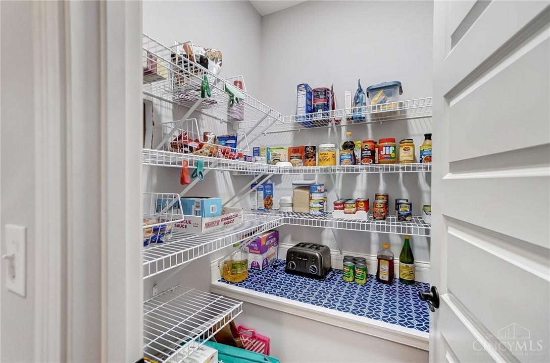 Lebanon, Ohio 45036, United States, 3 Bedrooms Bedrooms, ,3 BathroomsBathrooms,Residential,Pending,24637