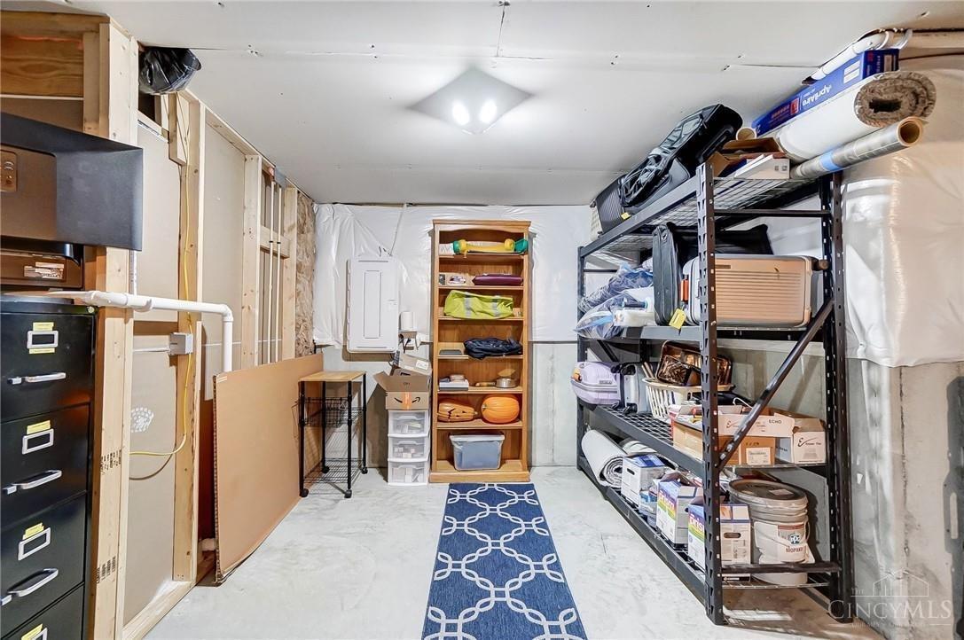 Lebanon, Ohio 45036, United States, 3 Bedrooms Bedrooms, ,3 BathroomsBathrooms,Residential,Pending,24637