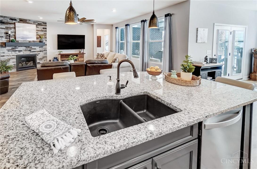 Lebanon, Ohio 45036, United States, 3 Bedrooms Bedrooms, ,3 BathroomsBathrooms,Residential,Pending,24637