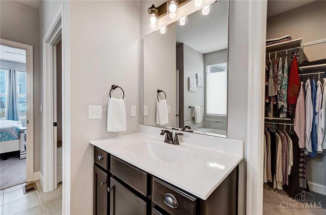 Lebanon, Ohio 45036, United States, 3 Bedrooms Bedrooms, ,3 BathroomsBathrooms,Residential,Pending,24637