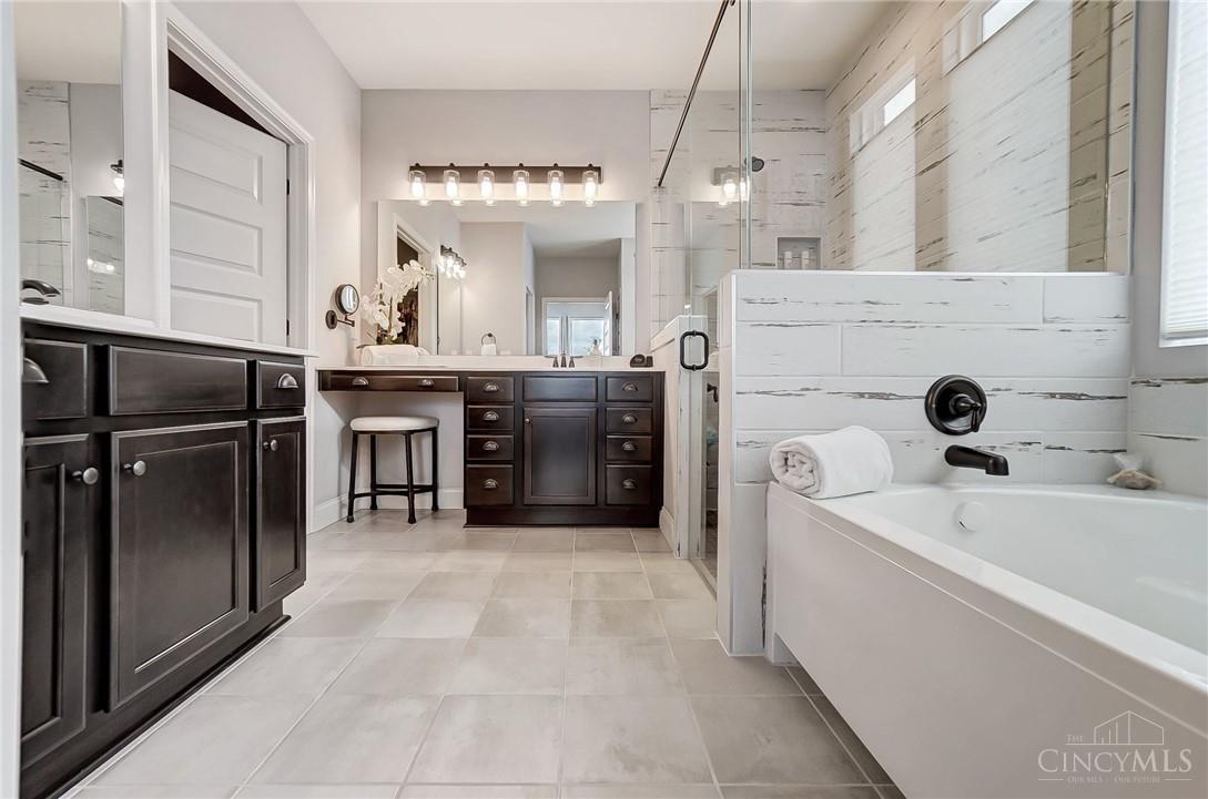 Lebanon, Ohio 45036, United States, 3 Bedrooms Bedrooms, ,3 BathroomsBathrooms,Residential,Pending,24637