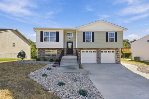 Photo of 1099 Compton Road, Springfield Township, OH 45231 (MLS # 1896817)
