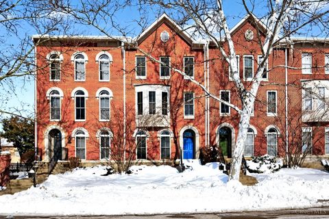 Photo of 734 W Court, Cincinnati, OH 45203 (MLS # 1867290)