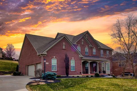 Photo of 2274 Pointe Place, Cincinnati, OH 45244 (MLS # 1868976)