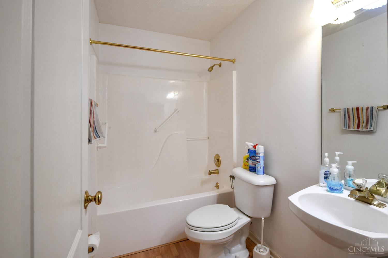 4826 Beechwood Lane, Middletown, Ohio image 13