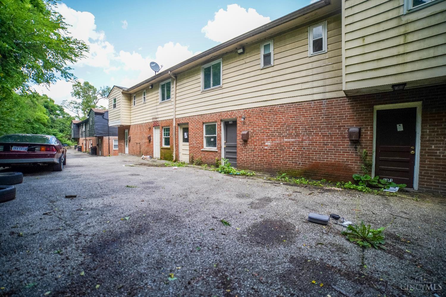 Cincinnati, Ohio 45214, United States, 8 Bedrooms Bedrooms, ,4 BathroomsBathrooms,Residential,Active,155473