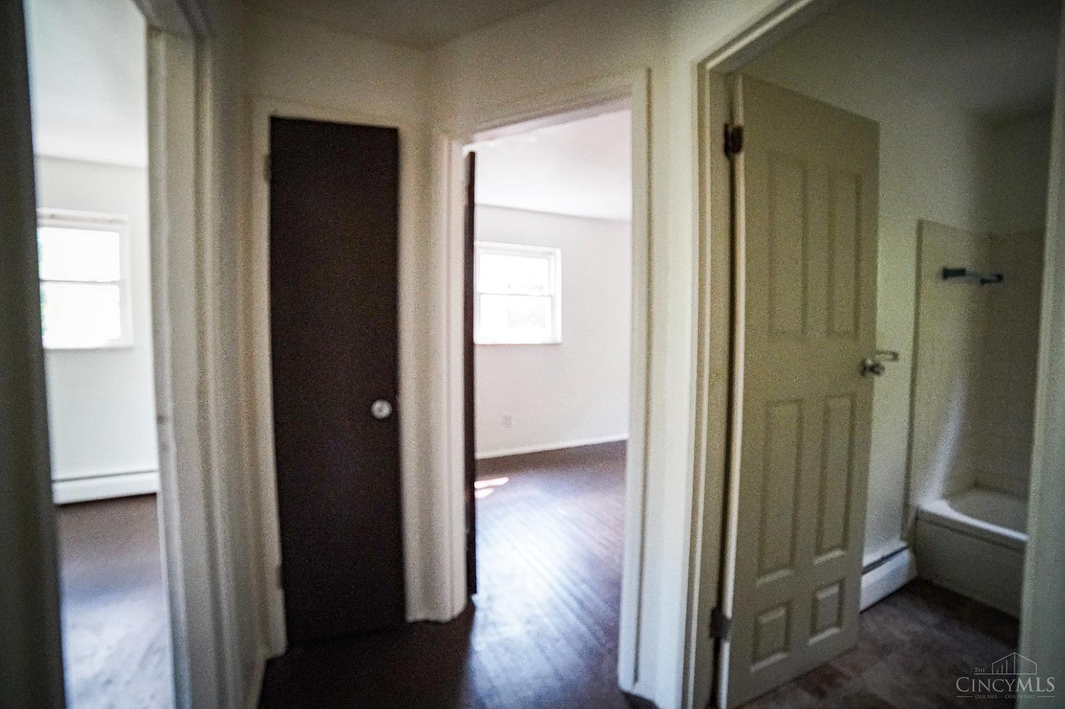 Cincinnati, Ohio 45214, United States, 8 Bedrooms Bedrooms, ,4 BathroomsBathrooms,Residential,Active,155473