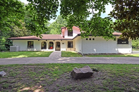 Photo of 725 Greenville Avenue, Glendale, OH 45246 (MLS # 1882778)
