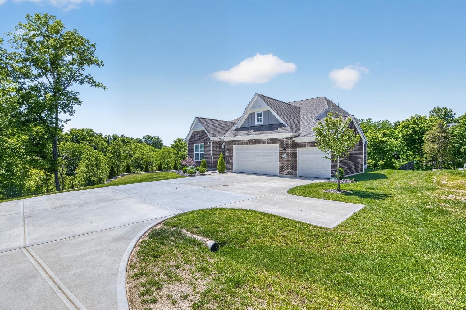 4994 Shadow Hawk Drive