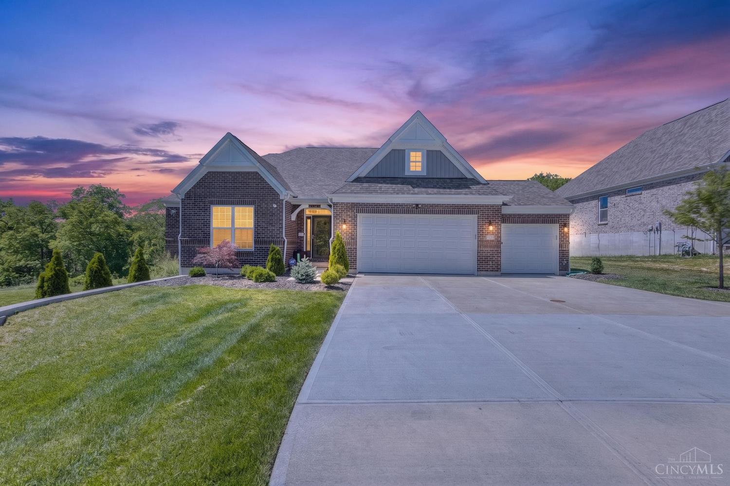 4994 Shadow Hawk Drive