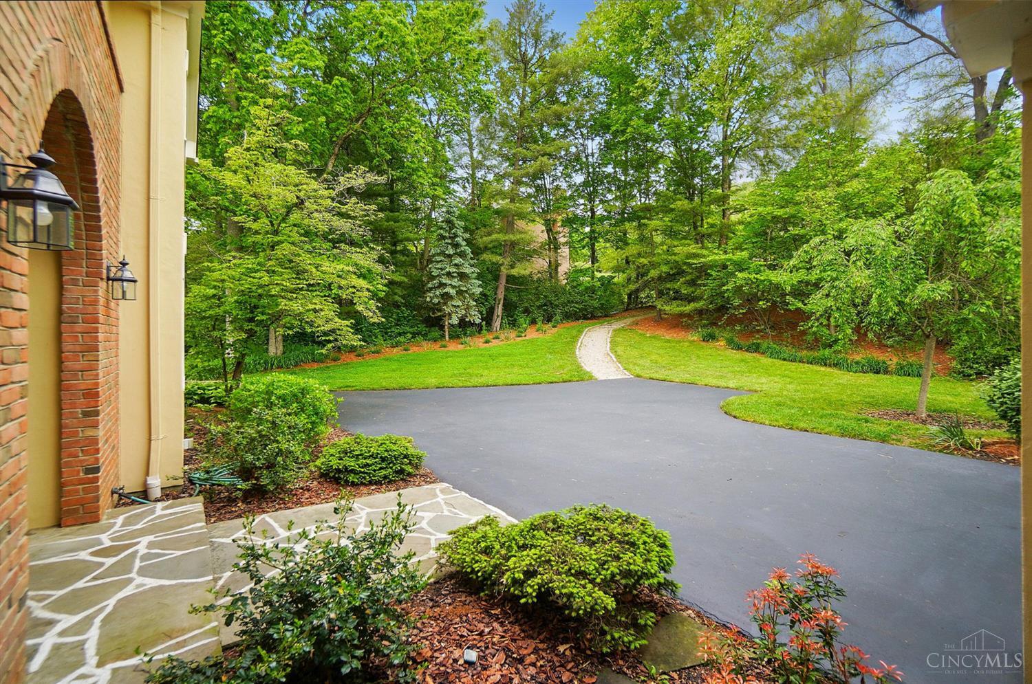 1194 Apple Hill Road, Anderson Twp, Ohio image 2