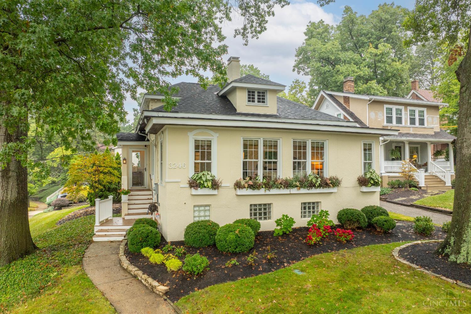 3246 Observatory Avenue