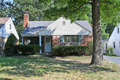 Photo of 6114 Glade Avenue, Cincinnati, OH 45230 (MLS # 1855702)