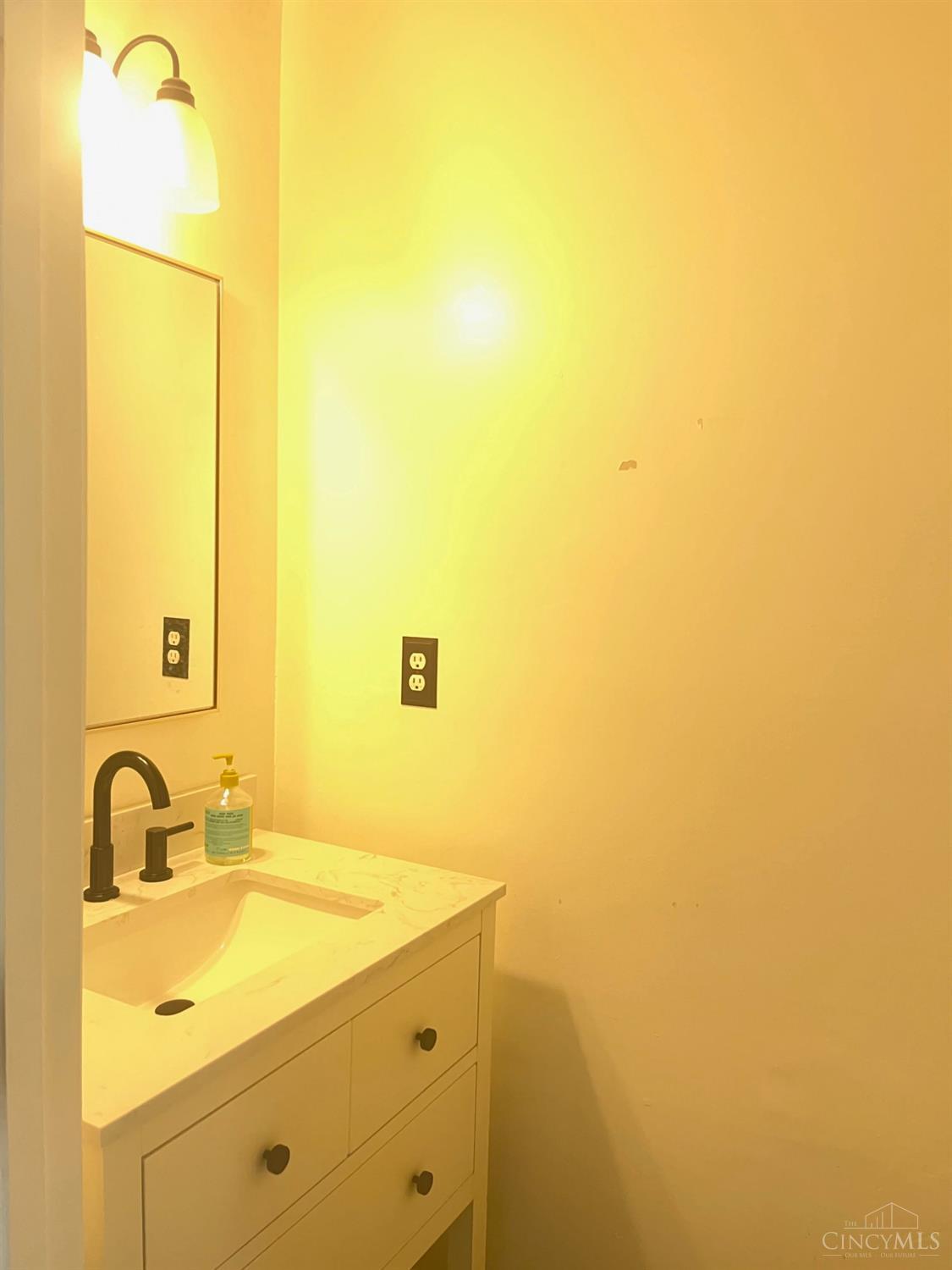 Liberty Twp, Ohio 45044, United States, 4 Bedrooms Bedrooms, ,3 BathroomsBathrooms,Residential,Pending,158082