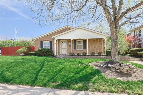 Photo of 2009 Sunset Drive, Hamilton, OH 45013 (MLS # 1874919)