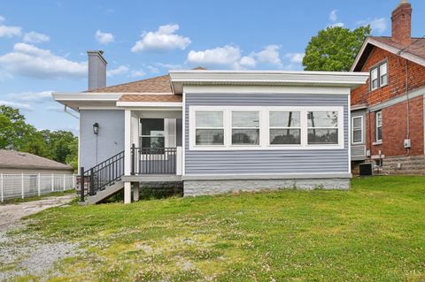 Photo of 6815 Montgomery Road, Silverton, OH 45236 (MLS # 1879624)